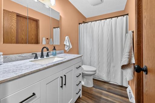 880 Pearl View Drive, Sauk Rapids, MN 56379