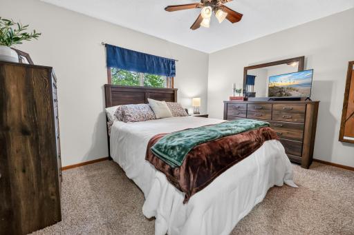 880 Pearl View Drive, Sauk Rapids, MN 56379