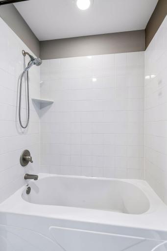 1901 E Hennepin Avenue, 305, Minneapolis, MN 55413