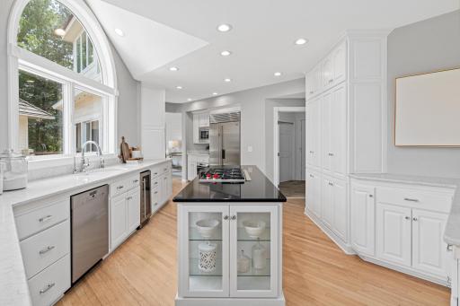 Whether hosting holiday celebrations or morning coffee, the impressive island allows for multiple purposes.