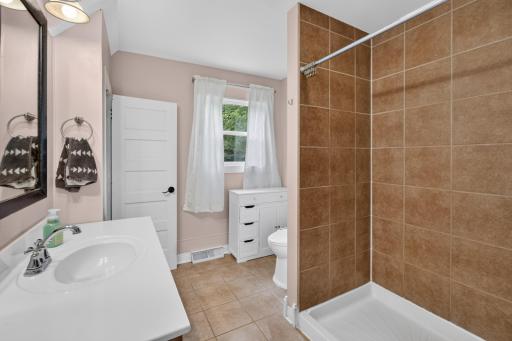 500 8th Street SE, Braham, MN 55006