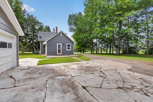 500 8th Street SE, Braham, MN 55006