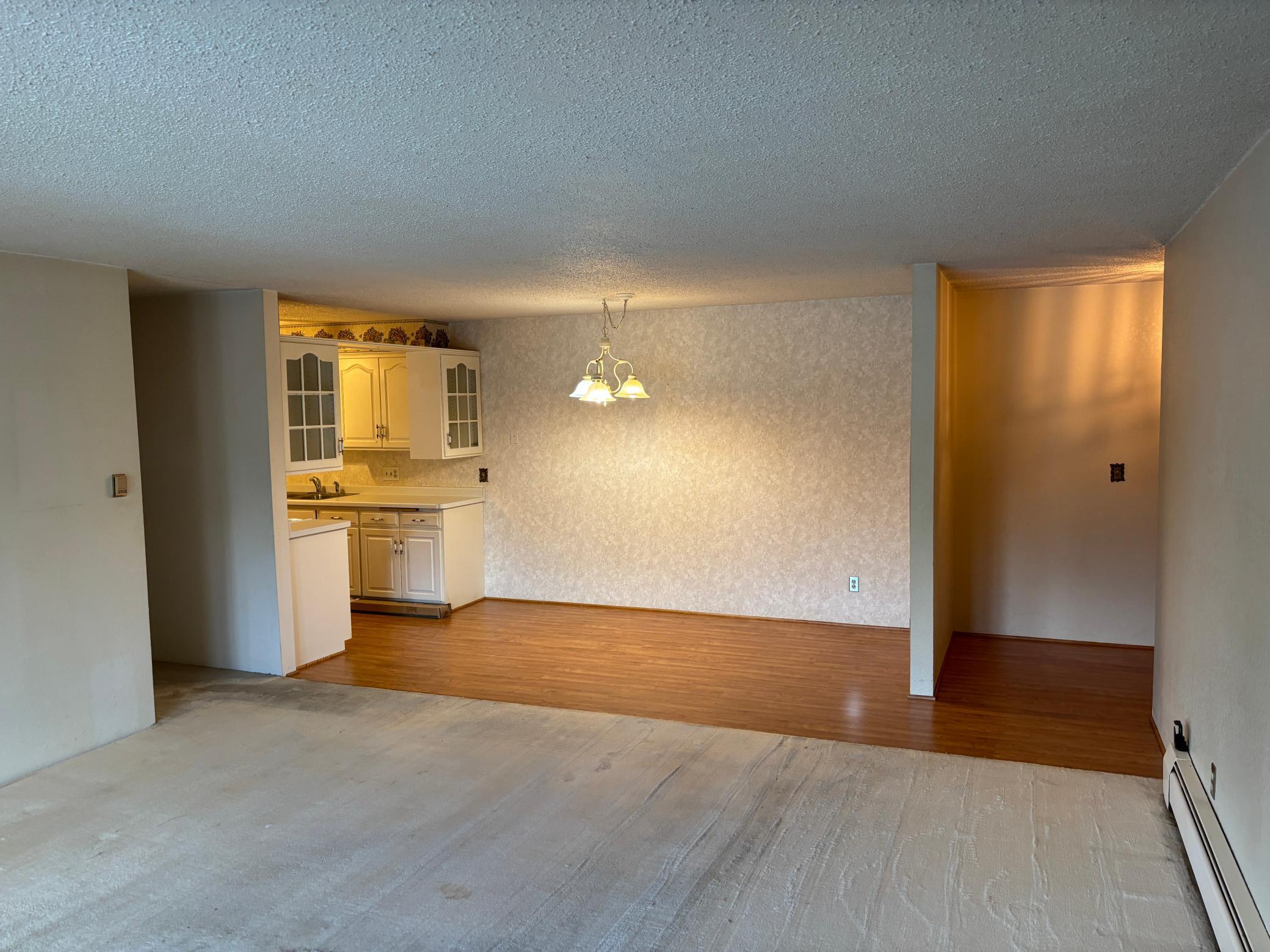 Dining/kitchen