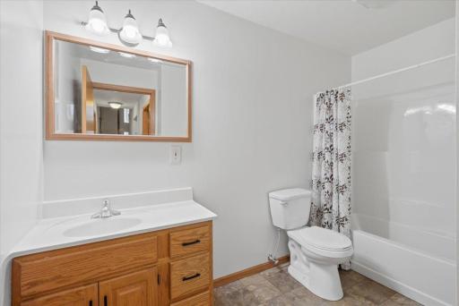 24-Bathroom 2.jpg