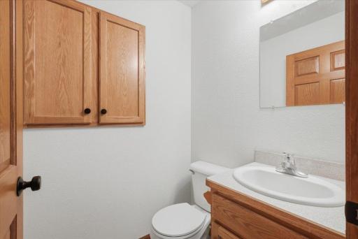 25-Powder Room.jpg