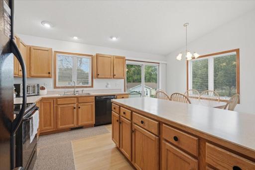 12-Kitchen.jpg
