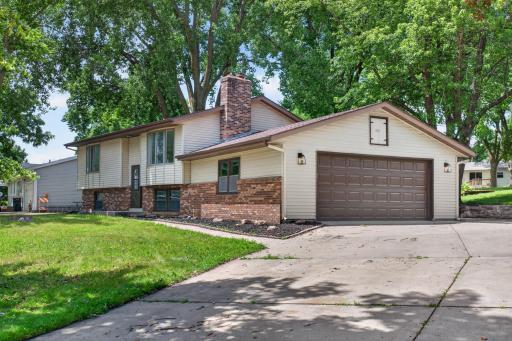 411 Adams Drive W, Young America, MN 55397