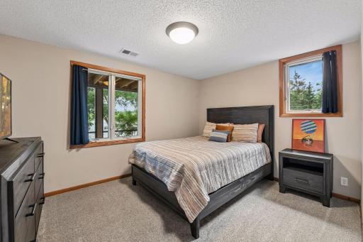 920 Pershing Circle, Burnsville, MN 55306
