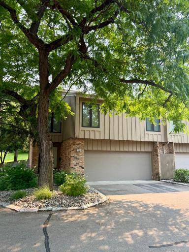 5725 Duncan Lane, Edina, MN 55436