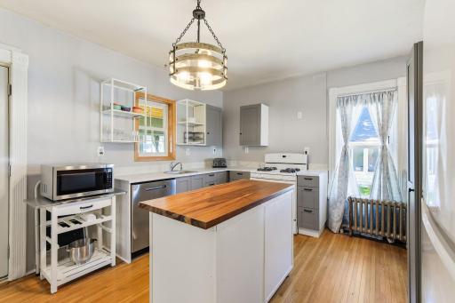710 1st Avenue NW, Faribault, MN 55021