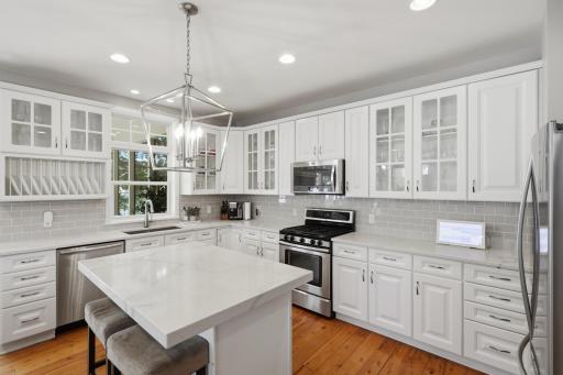 9247 Lake Riley Boulevard, Chanhassen, MN 55317