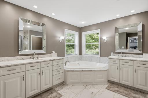 9247 Lake Riley Boulevard, Chanhassen, MN 55317