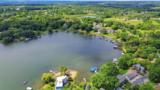 9247 Lake Riley Boulevard, Chanhassen, MN 55317