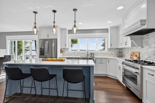 3710 Crestwood Drive NE, Alexandria, MN 56308