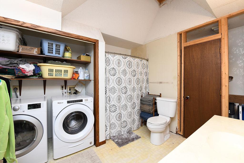 Washer and Dryer Included