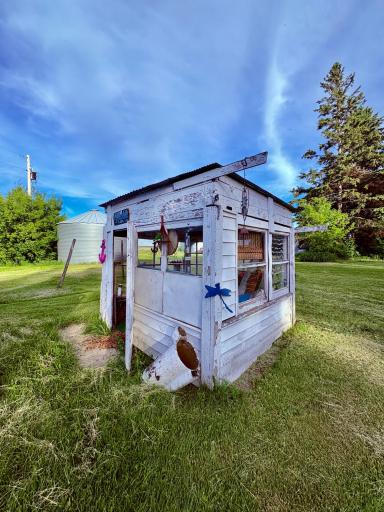 Greenhouse/pool shed
