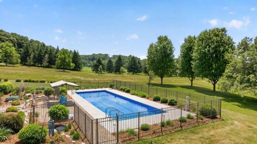 5185 Meadow Crossing Road SW, Rochester, MN 55902