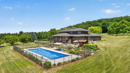 5185 Meadow Crossing Road SW, Rochester, MN 55902