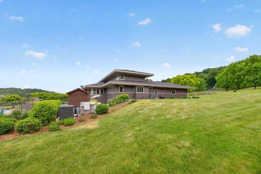 5185 Meadow Crossing Road SW, Rochester, MN 55902