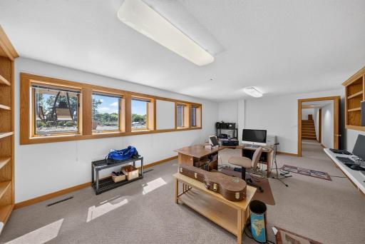 5185 Meadow Crossing Road SW, Rochester, MN 55902