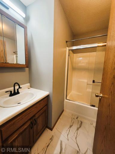 917 N Valley Street, New Ulm, MN 56073