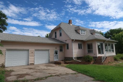 10 3rd Avenue, Arthur, ND 58006