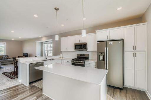 7582 38th St N - Web Quality - 013 - 12 Kitchen.jpg