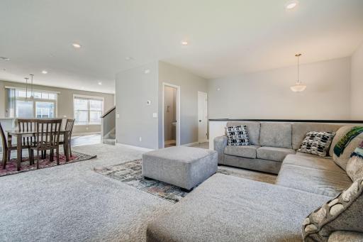 7582 38th St N - Web Quality - 006 - 05 Living Room.jpg