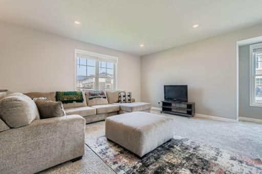 7582 38th St N - Web Quality - 005 - 04 Living Room.jpg