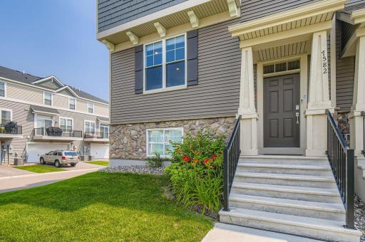 7582 38th St N - Web Quality - 003 - 02 Exterior Front Entry.jpg