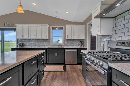 2752 9th Avenue SE, Willmar, MN 56201
