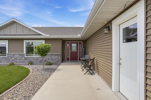 2752 9th Avenue SE, Willmar, MN 56201