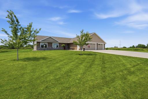 2752 9th Avenue SE, Willmar, MN 56201