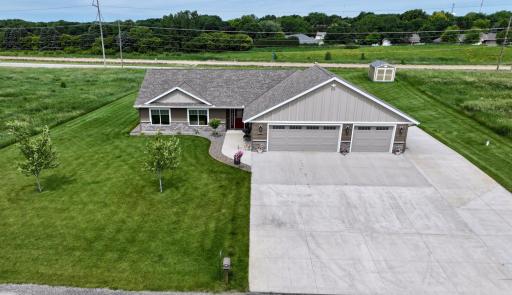 2752 9th Avenue SE, Willmar, MN 56201
