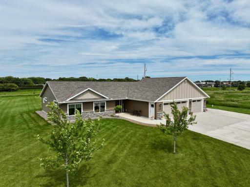 2752 9th Avenue SE, Willmar, MN 56201