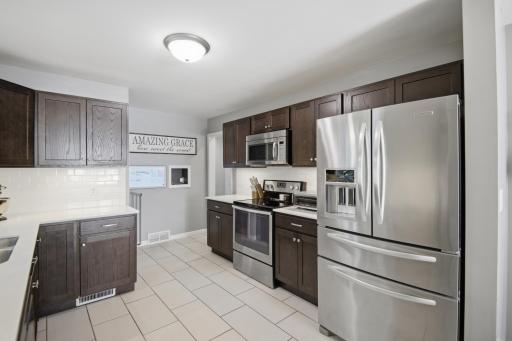 408 6th Avenue NE, Waseca, MN 56093