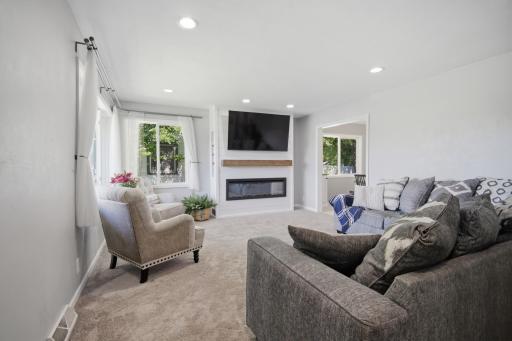 408 6th Avenue NE, Waseca, MN 56093