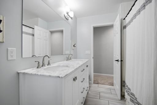 408 6th Avenue NE, Waseca, MN 56093