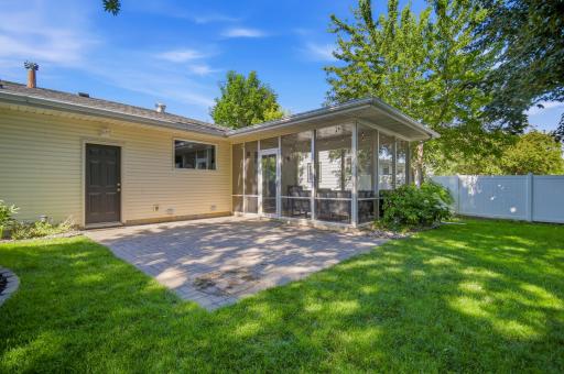 408 6th Avenue NE, Waseca, MN 56093