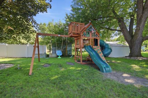 408 6th Avenue NE, Waseca, MN 56093