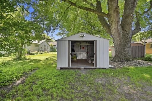408 6th Avenue NE, Waseca, MN 56093