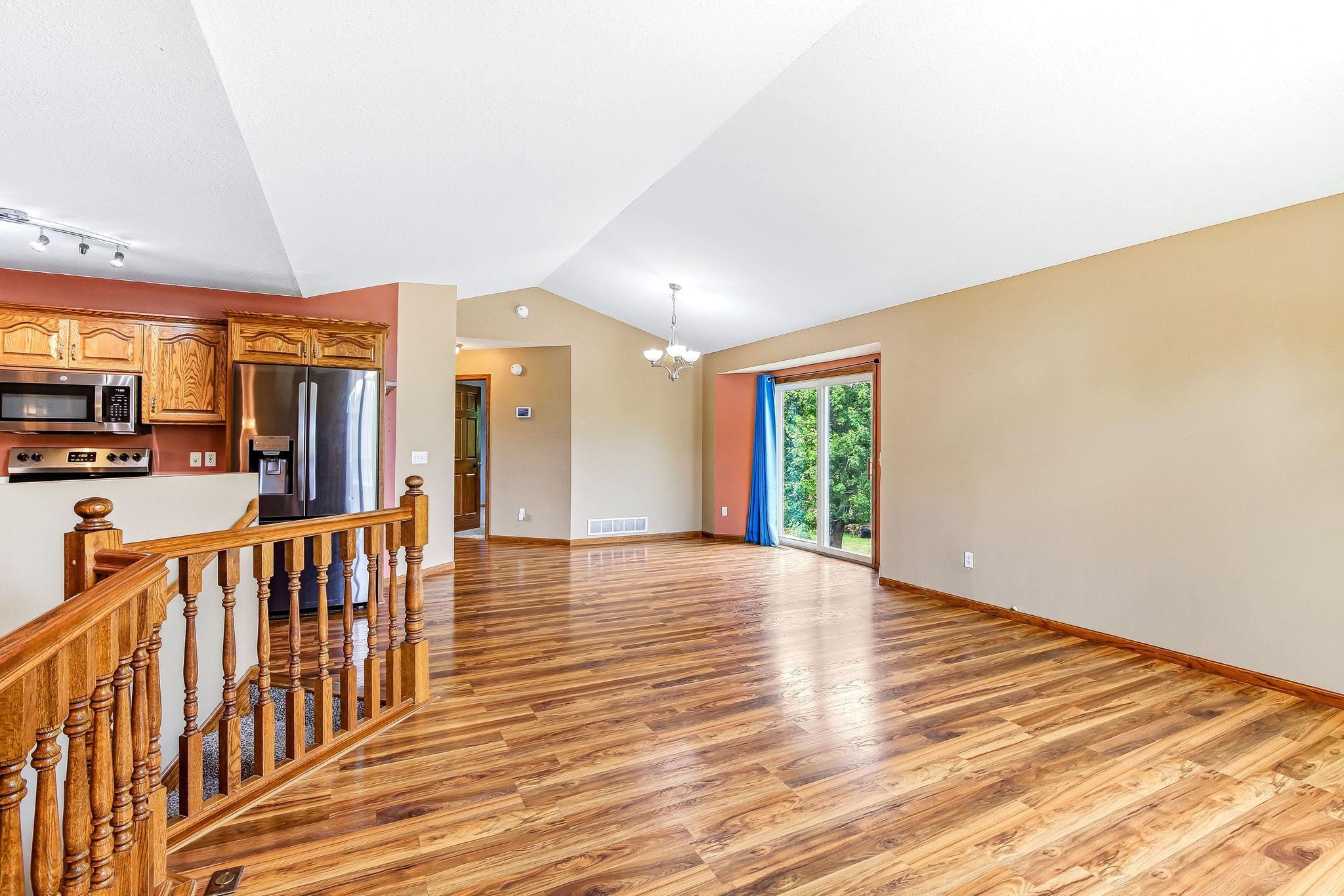 7-web-or-mls-13597-Jesse-St-07.jpg