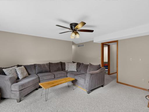 7255 Hollyford Lane NW, Rochester, MN 55901