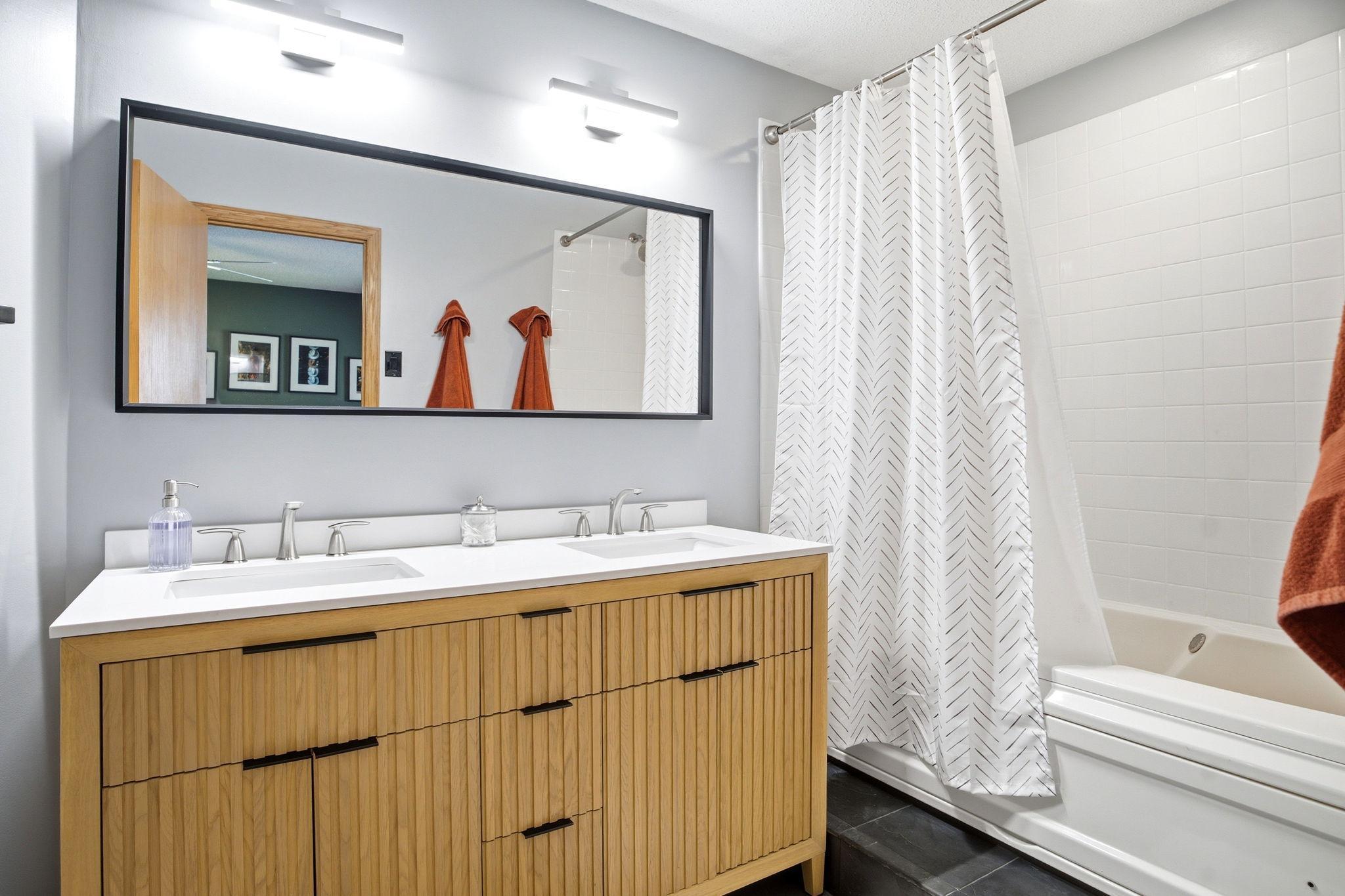 Ensuite master bathroom