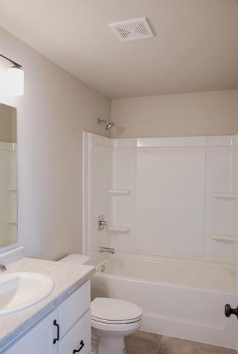 2507 37th Avenue S, Moorhead, MN 56560