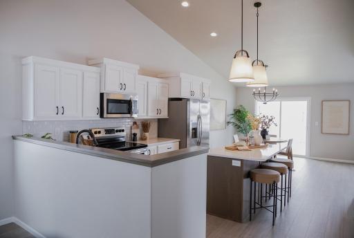 2507 37th Avenue S, Moorhead, MN 56560