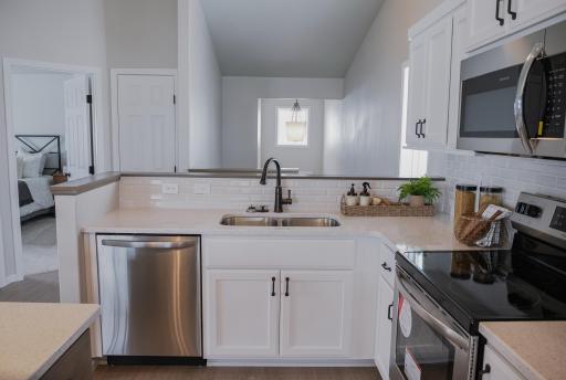 2507 37th Avenue S, Moorhead, MN 56560