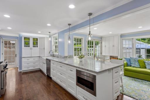 Spectacular newly renovated (2024) open-concept chef’s kitchen.