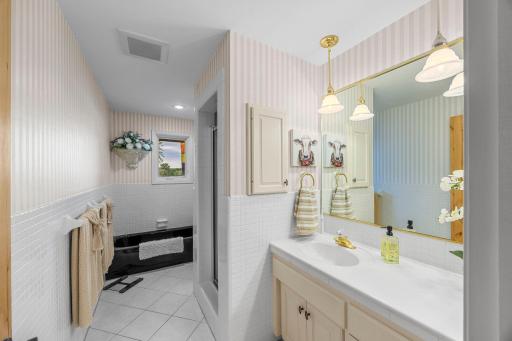 830 Lakewood Drive SW, Hutchinson, MN 55350