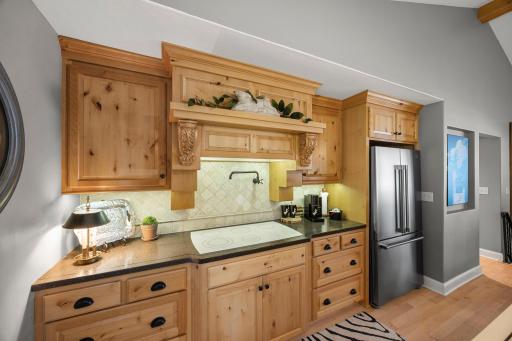 830 Lakewood Drive SW, Hutchinson, MN 55350